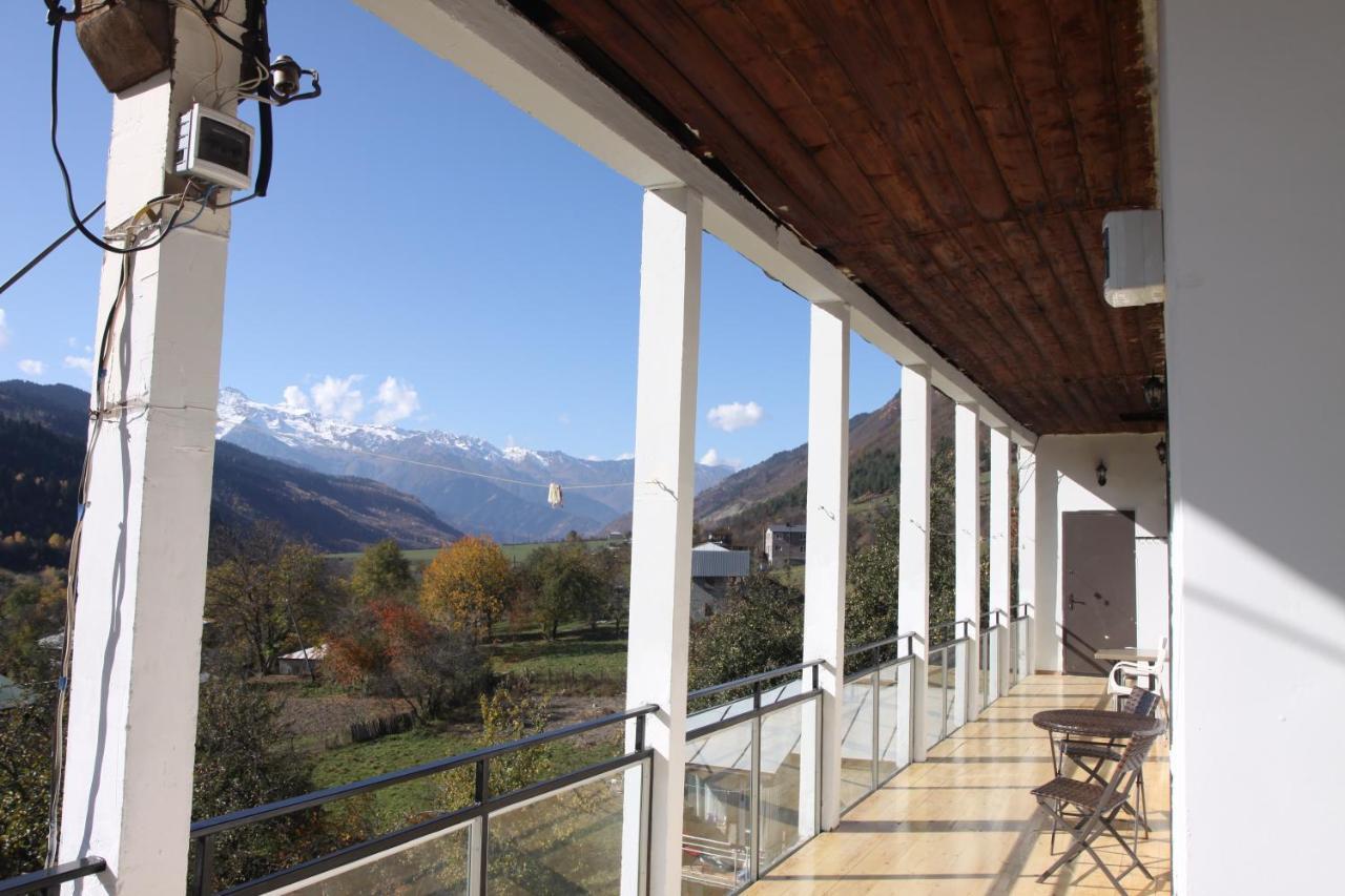 Eka'S Guest House Mestia Exterior foto